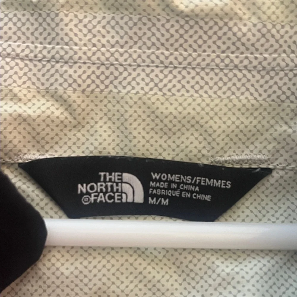 The North Face Black Windbreaker - Picture 3 of 3